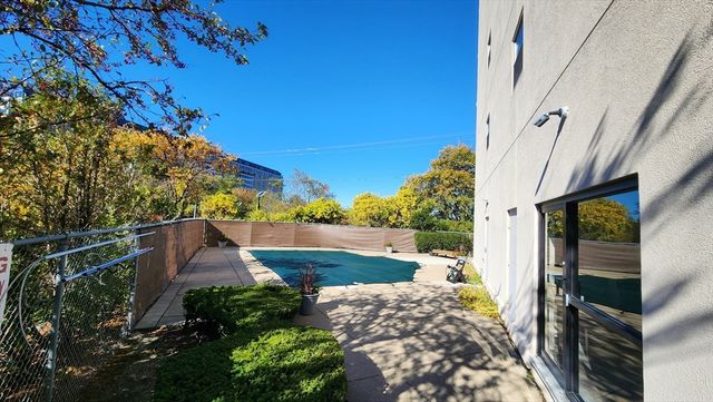 133 Commander Shea Blvd 502, Quincy, MA 02171