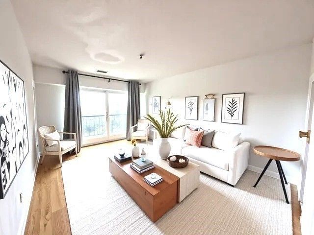 133 Commander Shea Blvd 502, Quincy, MA 02171