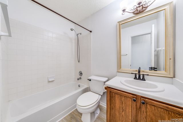 1085 Stone Hollow, New Braunfels, TX 78130