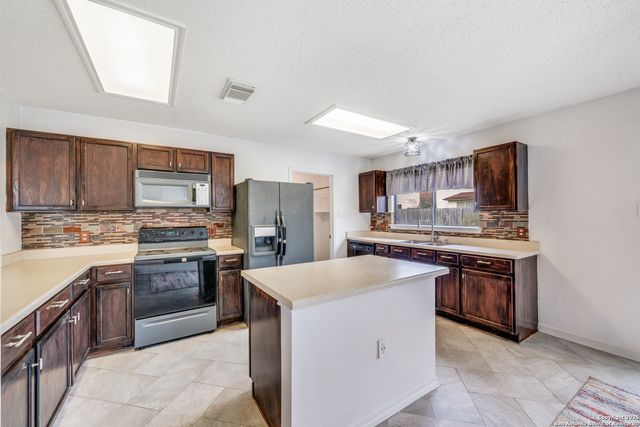 1085 Stone Hollow, New Braunfels, TX 78130