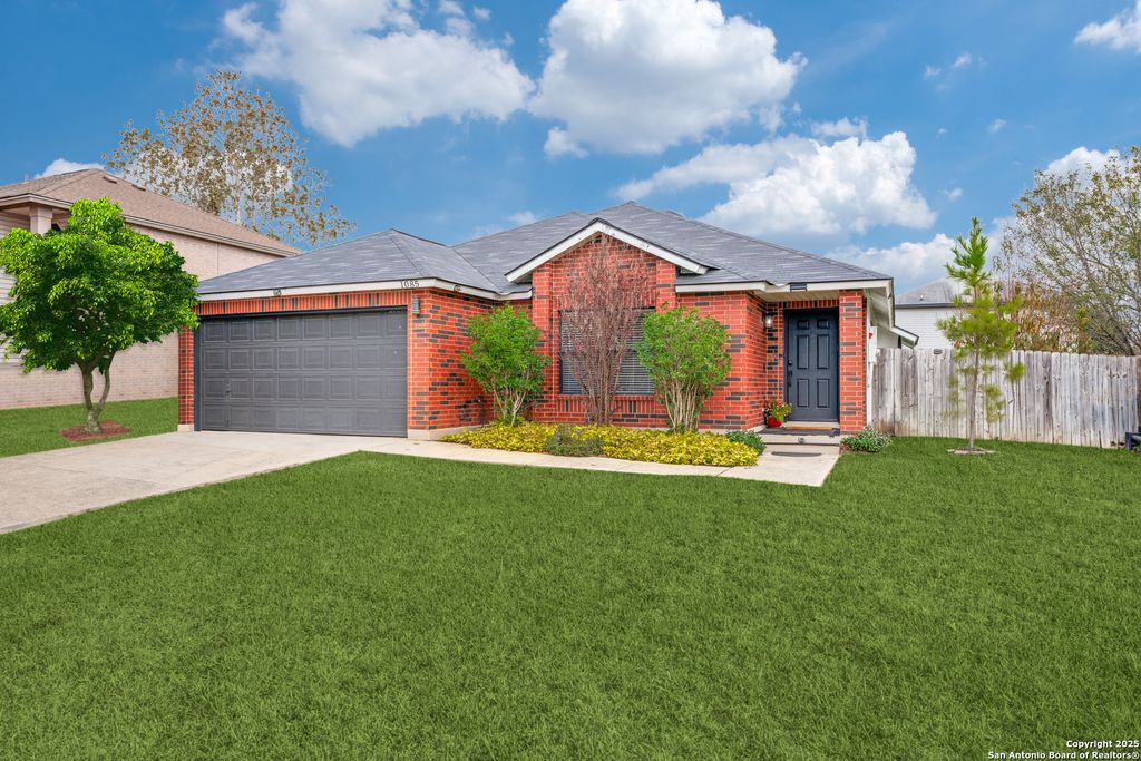 1085 Stone Hollow, New Braunfels, TX 78130