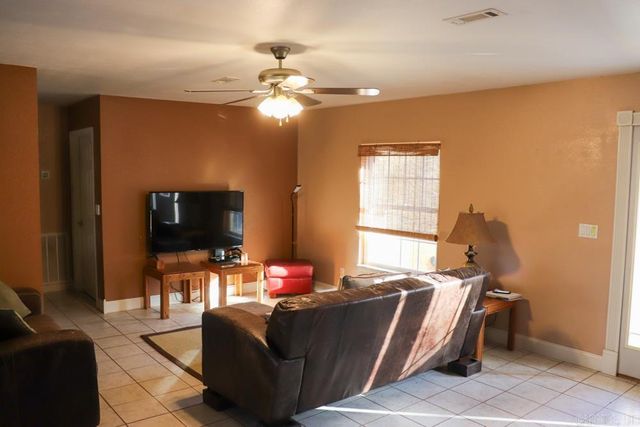 9238 Elizabeth Road, Viola, AR 72583