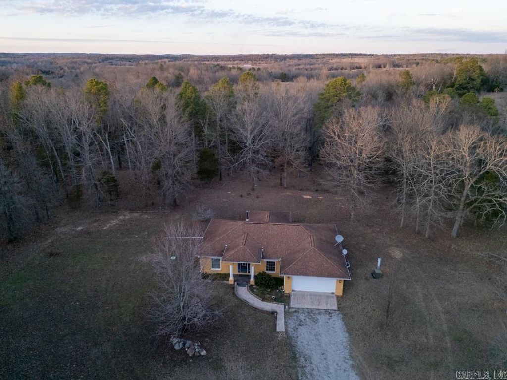 9238 Elizabeth Road, Viola, AR 72583