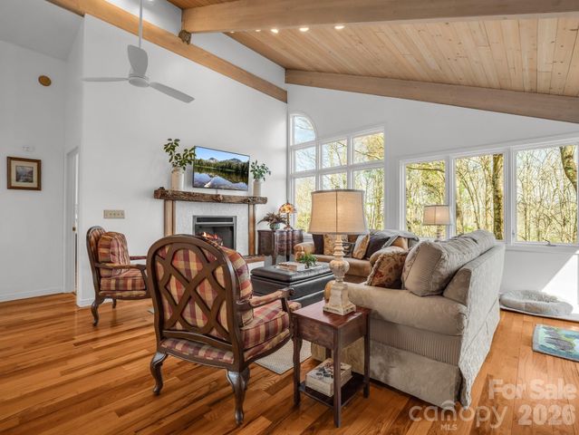 209 Walnut Ridge Road, Brevard, NC 28712