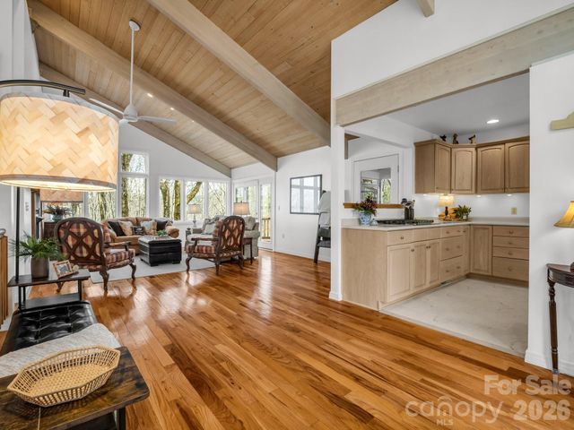 209 Walnut Ridge Road, Brevard, NC 28712