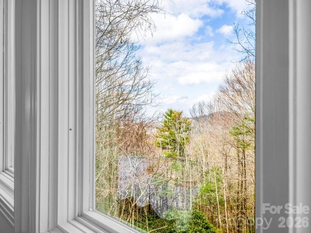209 Walnut Ridge Road, Brevard, NC 28712