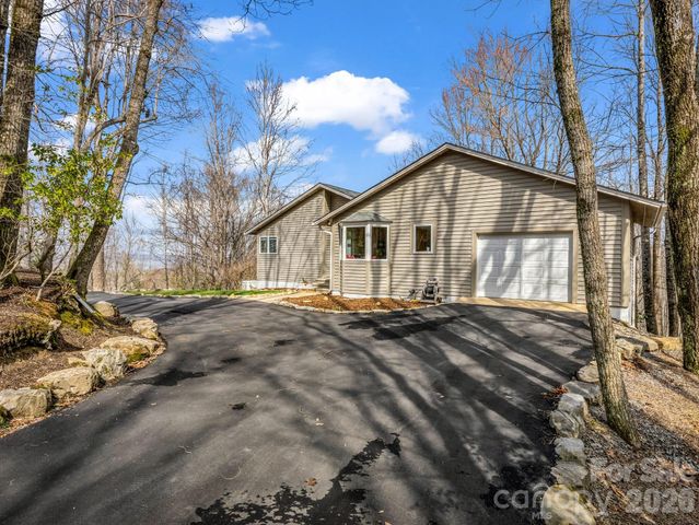 209 Walnut Ridge Road, Brevard, NC 28712