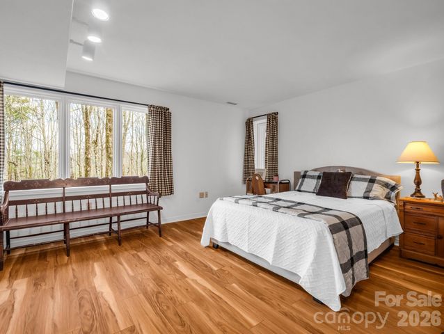 209 Walnut Ridge Road, Brevard, NC 28712