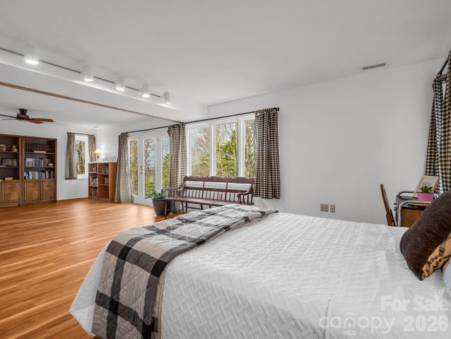 209 Walnut Ridge Road, Brevard, NC 28712