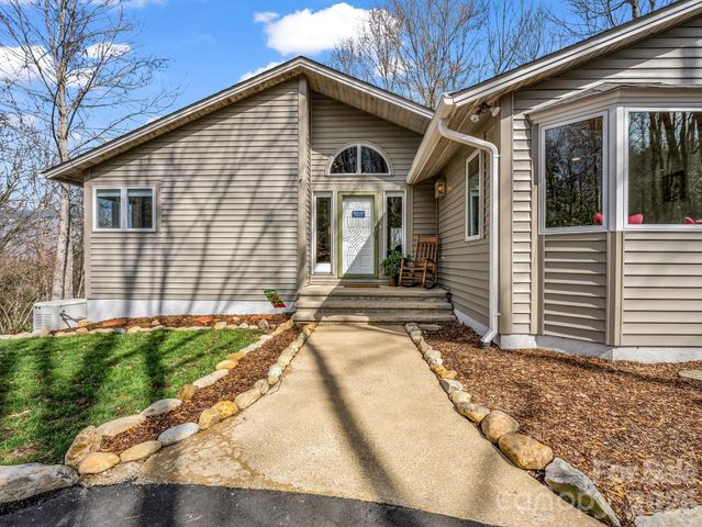 209 Walnut Ridge Road, Brevard, NC 28712