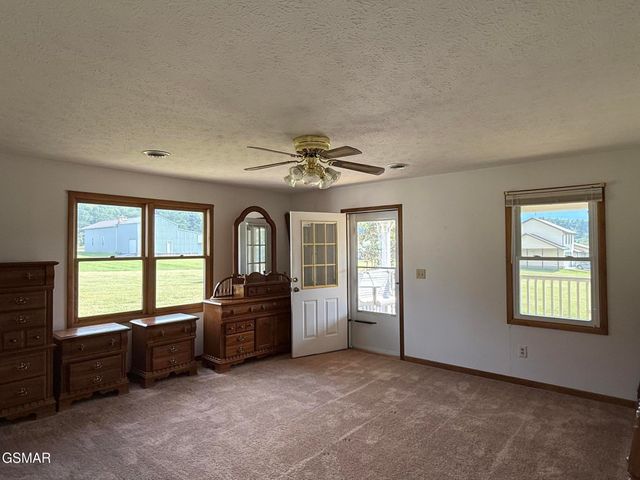 3237 Valley Home Road, Sevierville, TN 37862