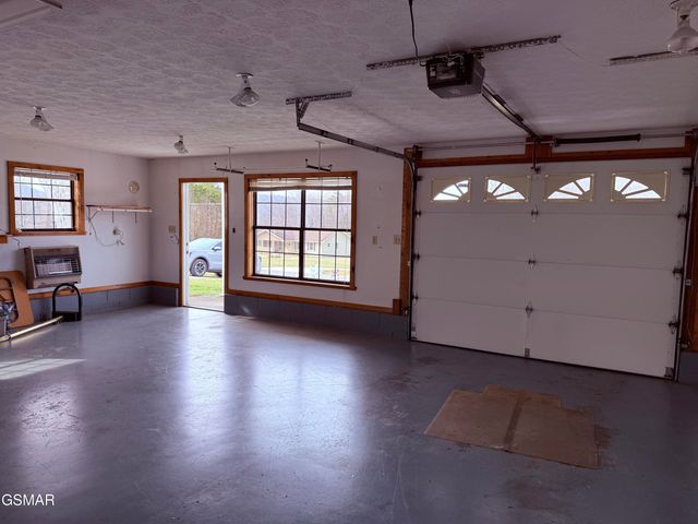 3237 Valley Home Road, Sevierville, TN 37862