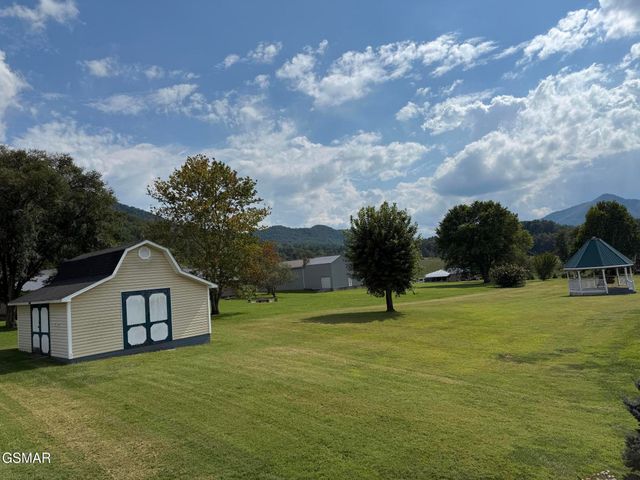 3237 Valley Home Road, Sevierville, TN 37862