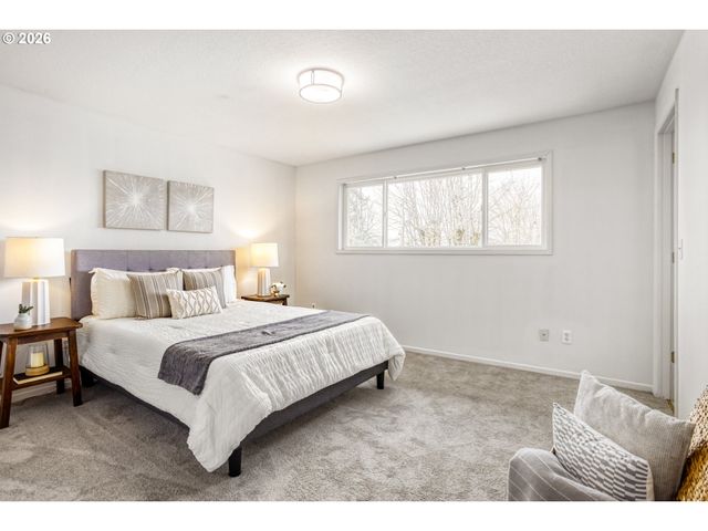 416 OGDEN Dr, Oregon City, OR 97045