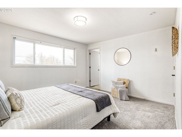 416 OGDEN Dr, Oregon City, OR 97045