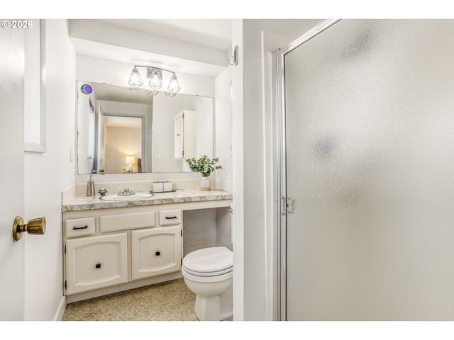 416 OGDEN Dr, Oregon City, OR 97045