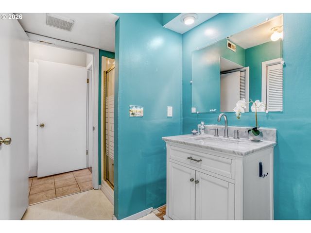 416 OGDEN Dr, Oregon City, OR 97045