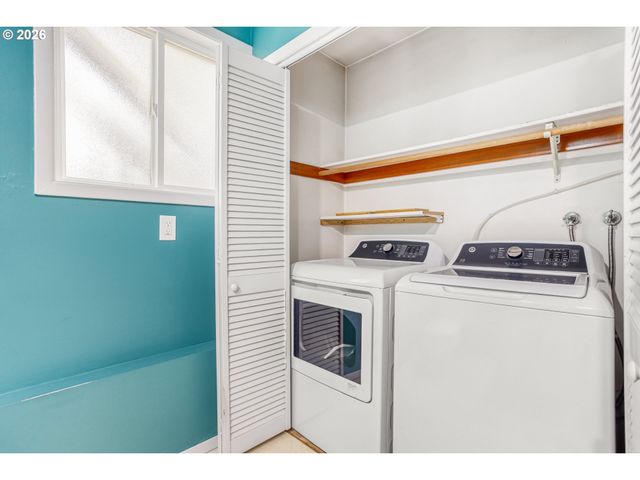 416 OGDEN Dr, Oregon City, OR 97045