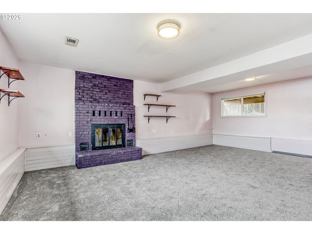 416 OGDEN Dr, Oregon City, OR 97045