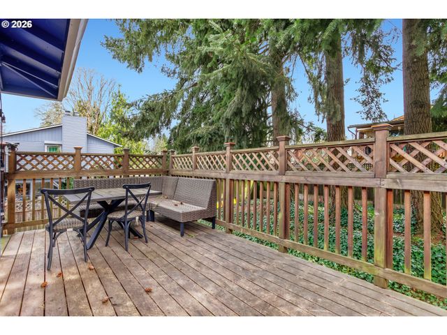 416 OGDEN Dr, Oregon City, OR 97045