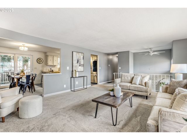 416 OGDEN Dr, Oregon City, OR 97045