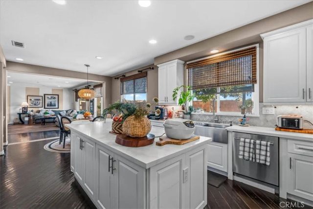 7056 Calina, Eastvale, CA 92880