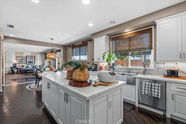 7056 Calina, Eastvale, CA 92880