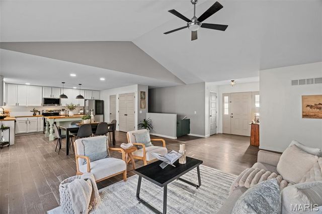 1561 Timber Wolf Drive, Festus, MO 63028