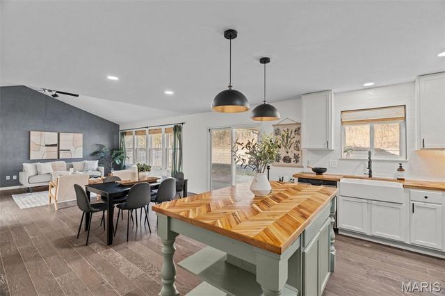 1561 Timber Wolf Drive, Festus, MO 63028