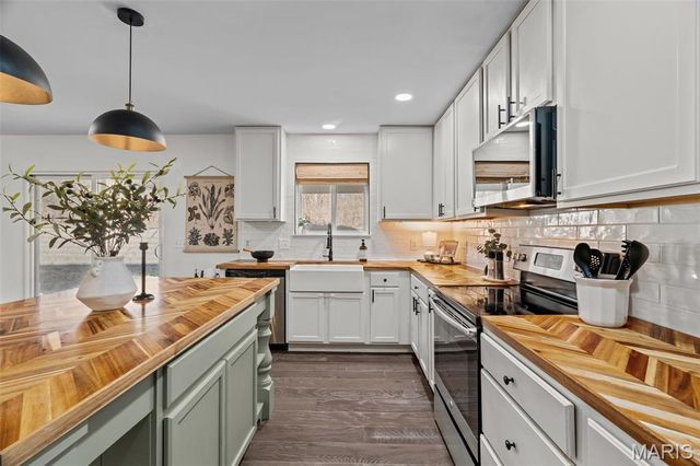 1561 Timber Wolf Drive, Festus, MO 63028