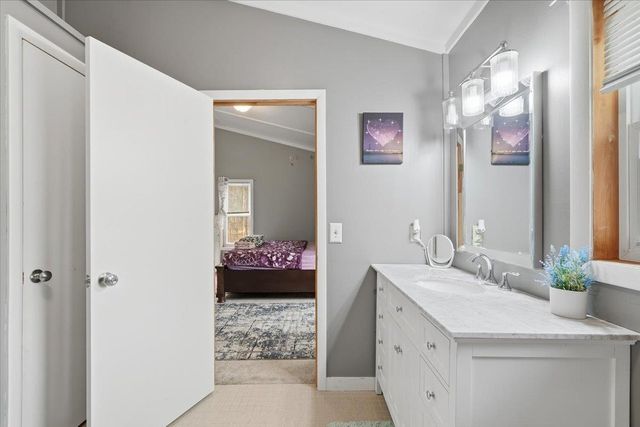 3 Duval Street, South Burlington, VT 05403