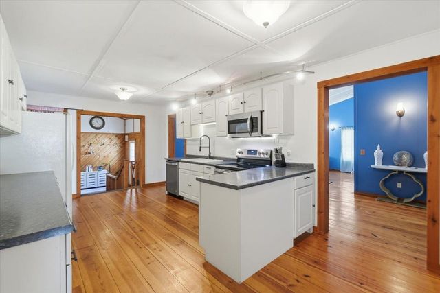 3 Duval Street, South Burlington, VT 05403