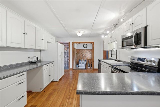 3 Duval Street, South Burlington, VT 05403