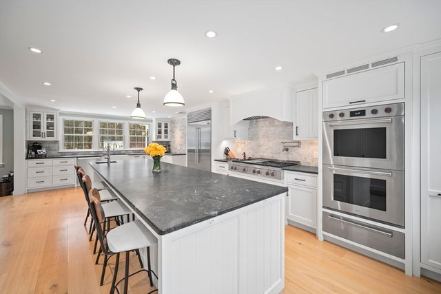 136 Plympton Road, Sudbury, MA 01776