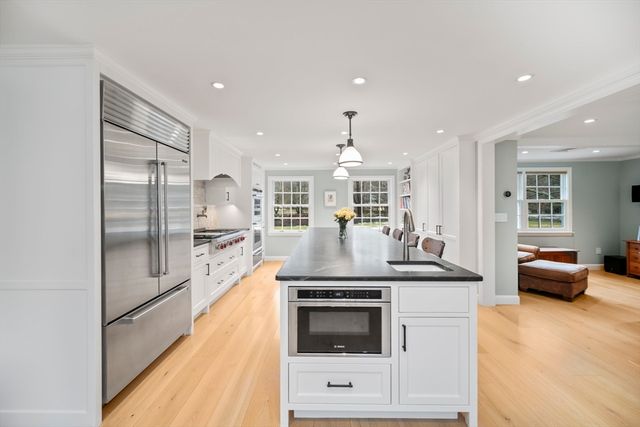 136 Plympton Road, Sudbury, MA 01776