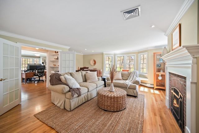 136 Plympton Road, Sudbury, MA 01776