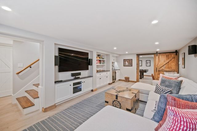 136 Plympton Road, Sudbury, MA 01776