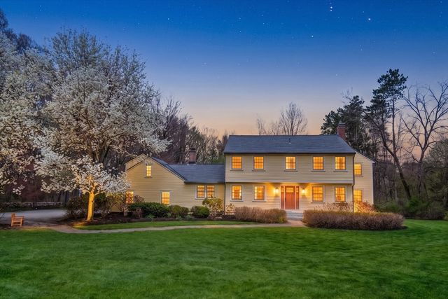 136 Plympton Road, Sudbury, MA 01776