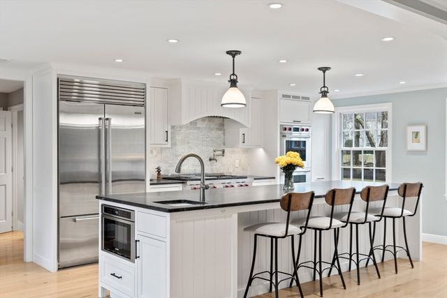 136 Plympton Road, Sudbury, MA 01776
