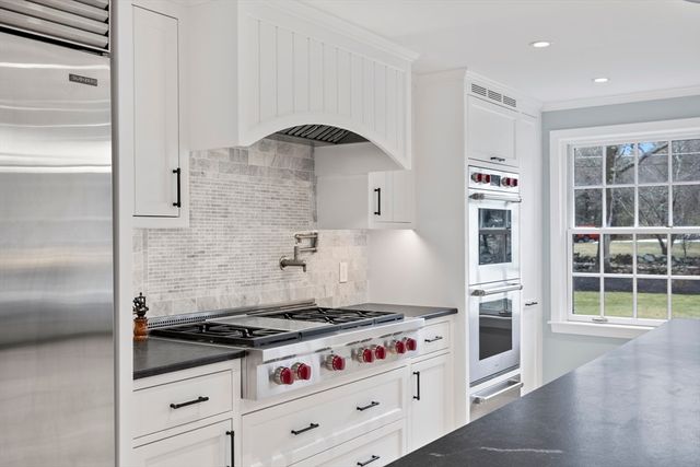 136 Plympton Road, Sudbury, MA 01776