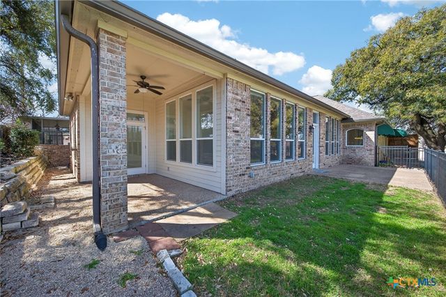 3010 Legend Oaks Boulevard, Belton, TX 76513