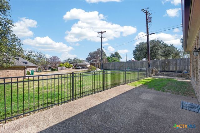 3010 Legend Oaks Boulevard, Belton, TX 76513