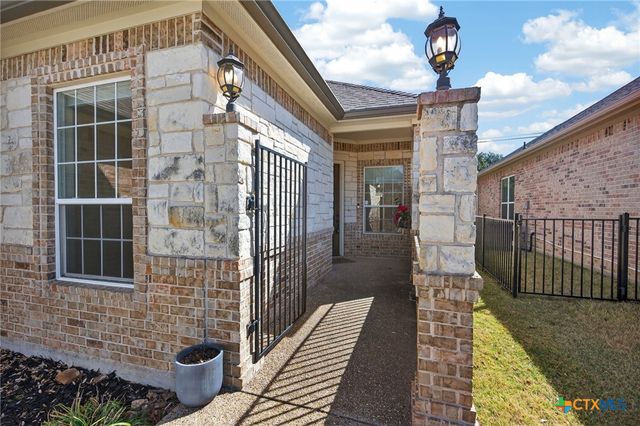 3010 Legend Oaks Boulevard, Belton, TX 76513
