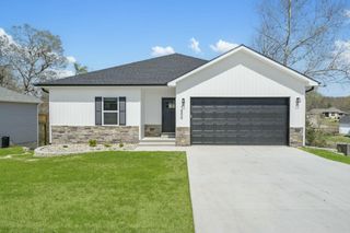 1600 West Brook Street, Marshfield, MO 65706