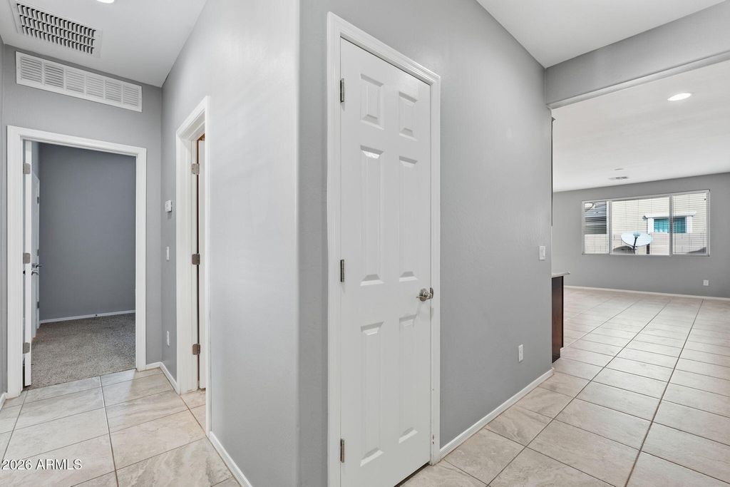 952 S OLYMPIC Drive, Gilbert, AZ 85296 — photo 5