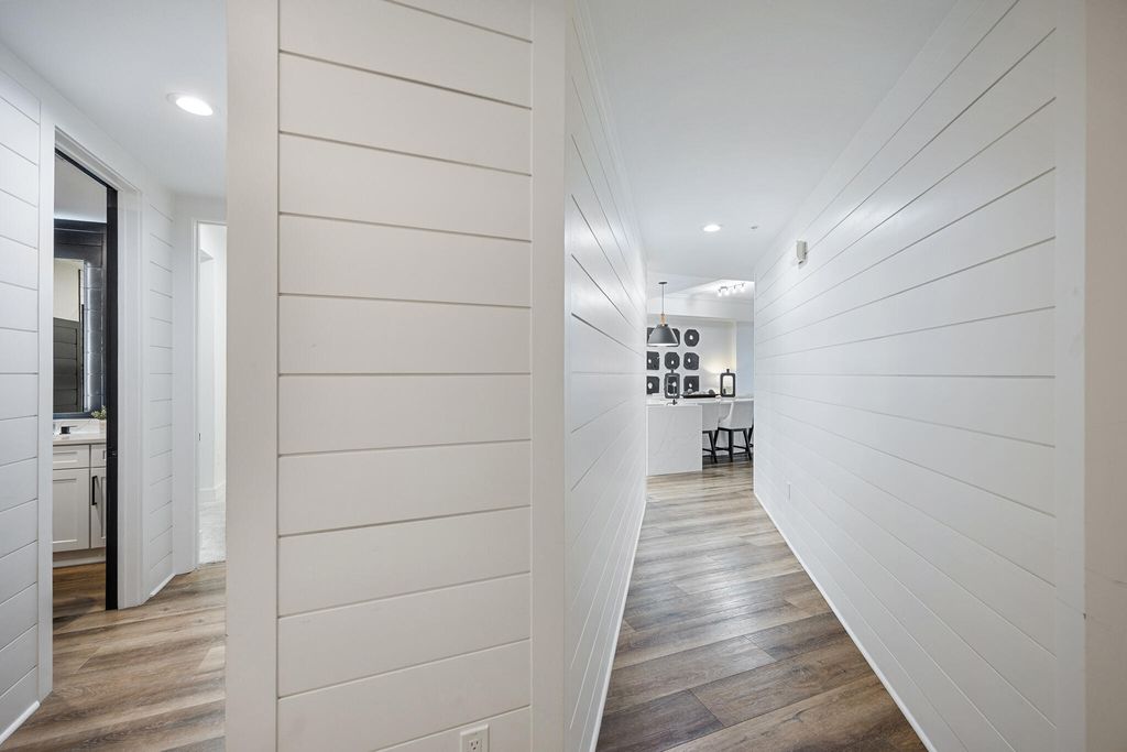 Image 17 of property listing at 5 Calhoun Avenue 602, Destin, FL 32541