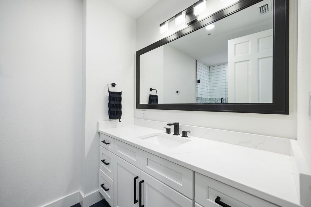 Image 19 of property listing at 5 Calhoun Avenue 602, Destin, FL 32541