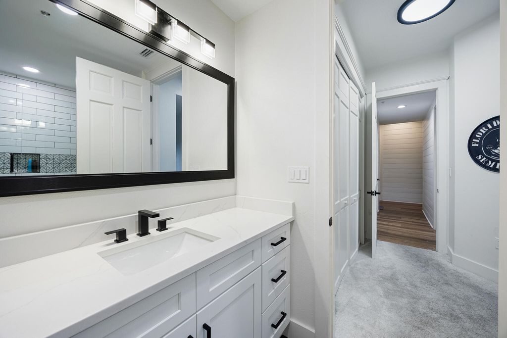 Image 20 of property listing at 5 Calhoun Avenue 602, Destin, FL 32541
