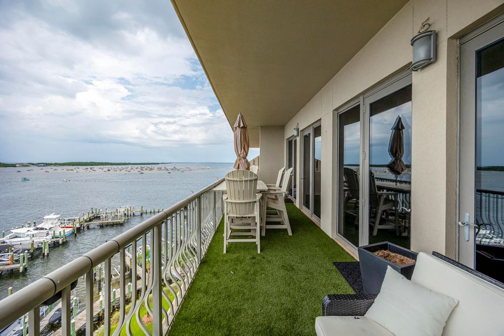 Image 32 of property listing at 5 Calhoun Avenue 602, Destin, FL 32541