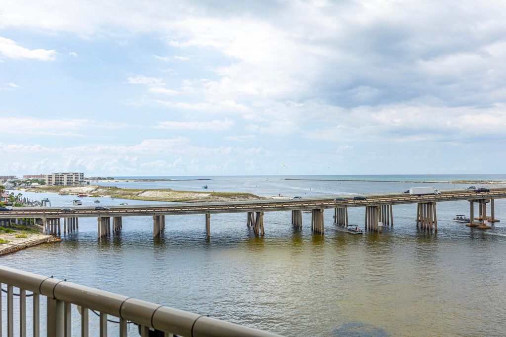 Image 35 of property listing at 5 Calhoun Avenue 602, Destin, FL 32541